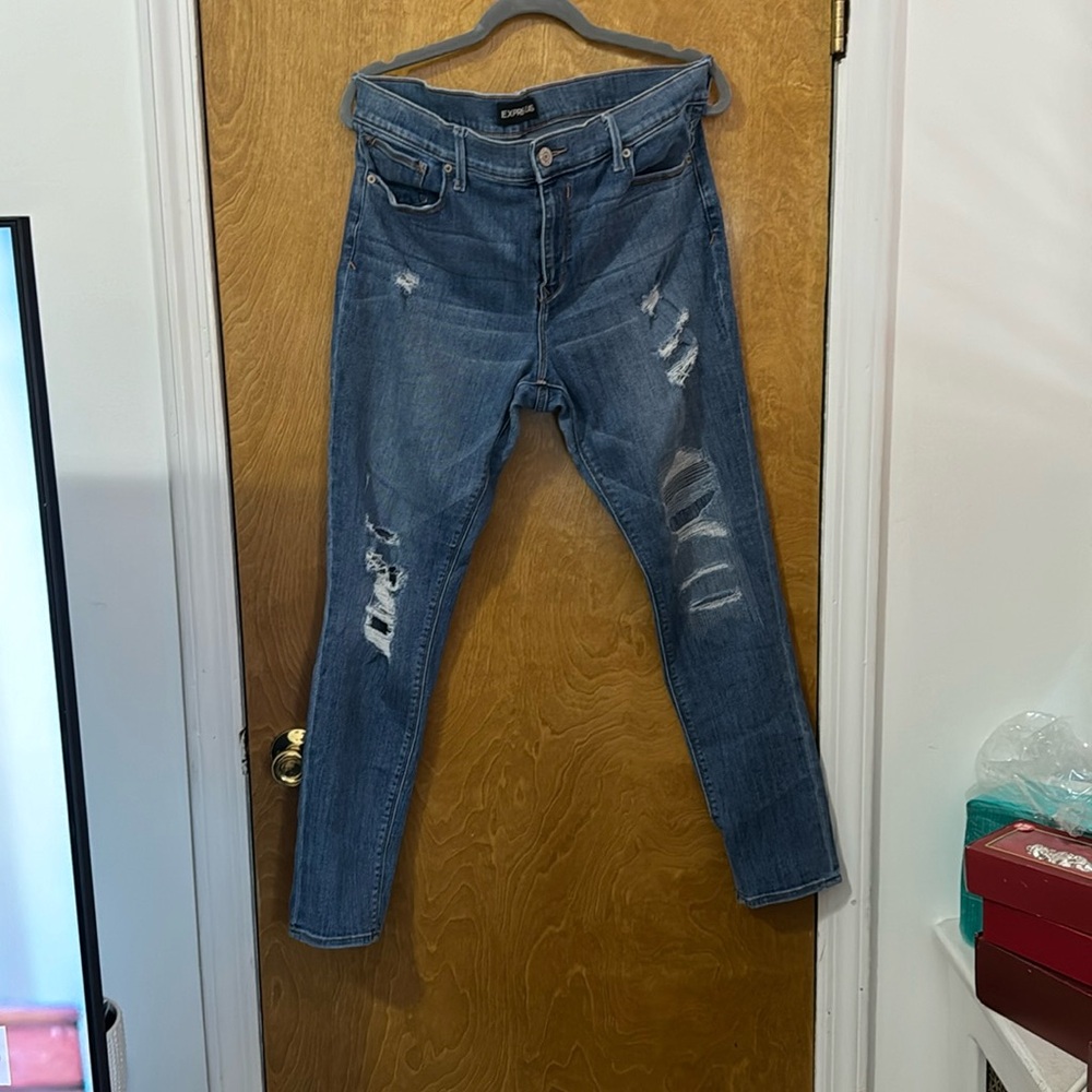Distressed Demin Express Jeans